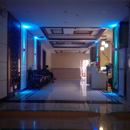 Kleurrijke LED Wandlamp – Moderne Gang- en Achtergrondverlichting | Decoratieve Binnenlamp met RGB-lichteffect voor Woonkamer, Slaapkamer2025-10-15 04:58:02